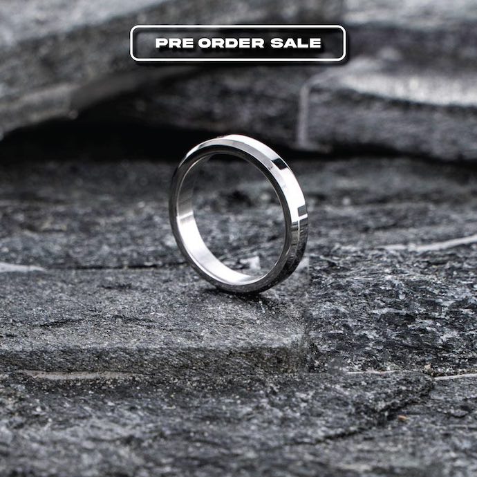 Minimal Ring in Polished Silver