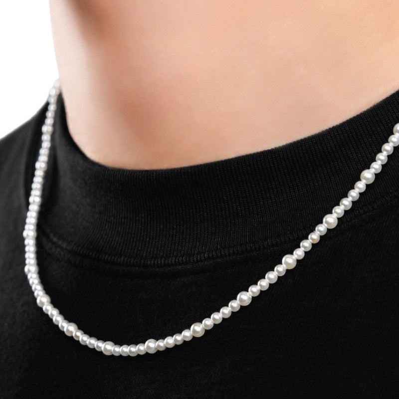 Minimal Pearl Necklace