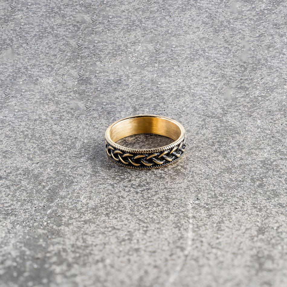 Our Knot Ring in Gold & Black has been crafted to be worn on a day-to-day basis or even as a statement finishing piece.