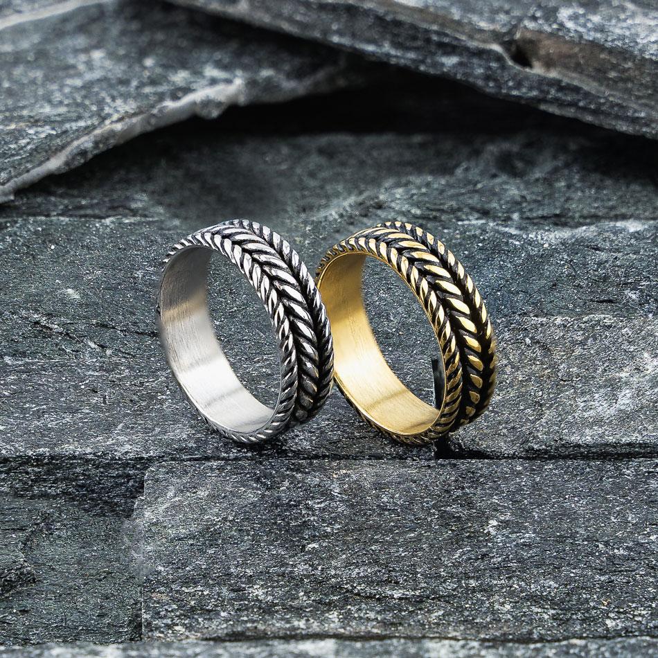 Our Weave Ring in Gold & Black has been crafted to be worn on a day-to-day basis or even as a statement finishing piece.