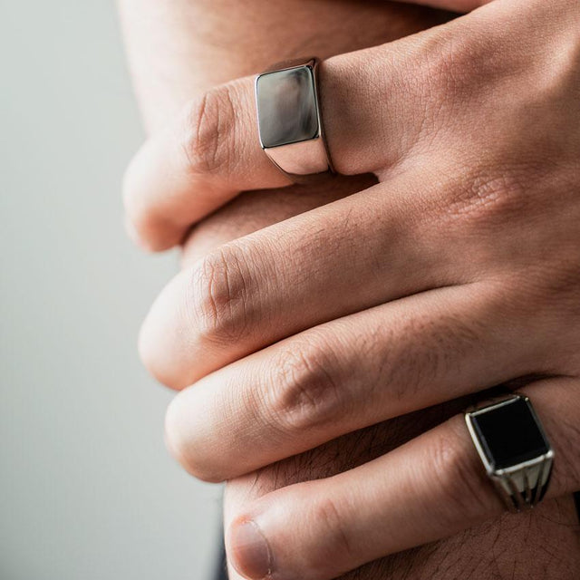Silver Men’s Signet Ring – RoseGold & Black Pty Ltd